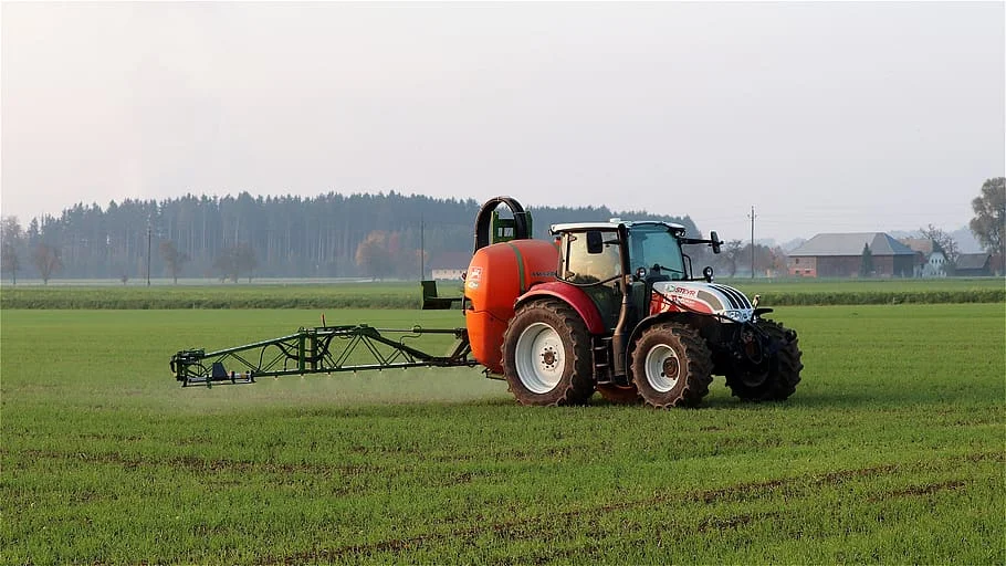tractor-agricultural-machinery-landtechnik-arable-agriculture-tractors