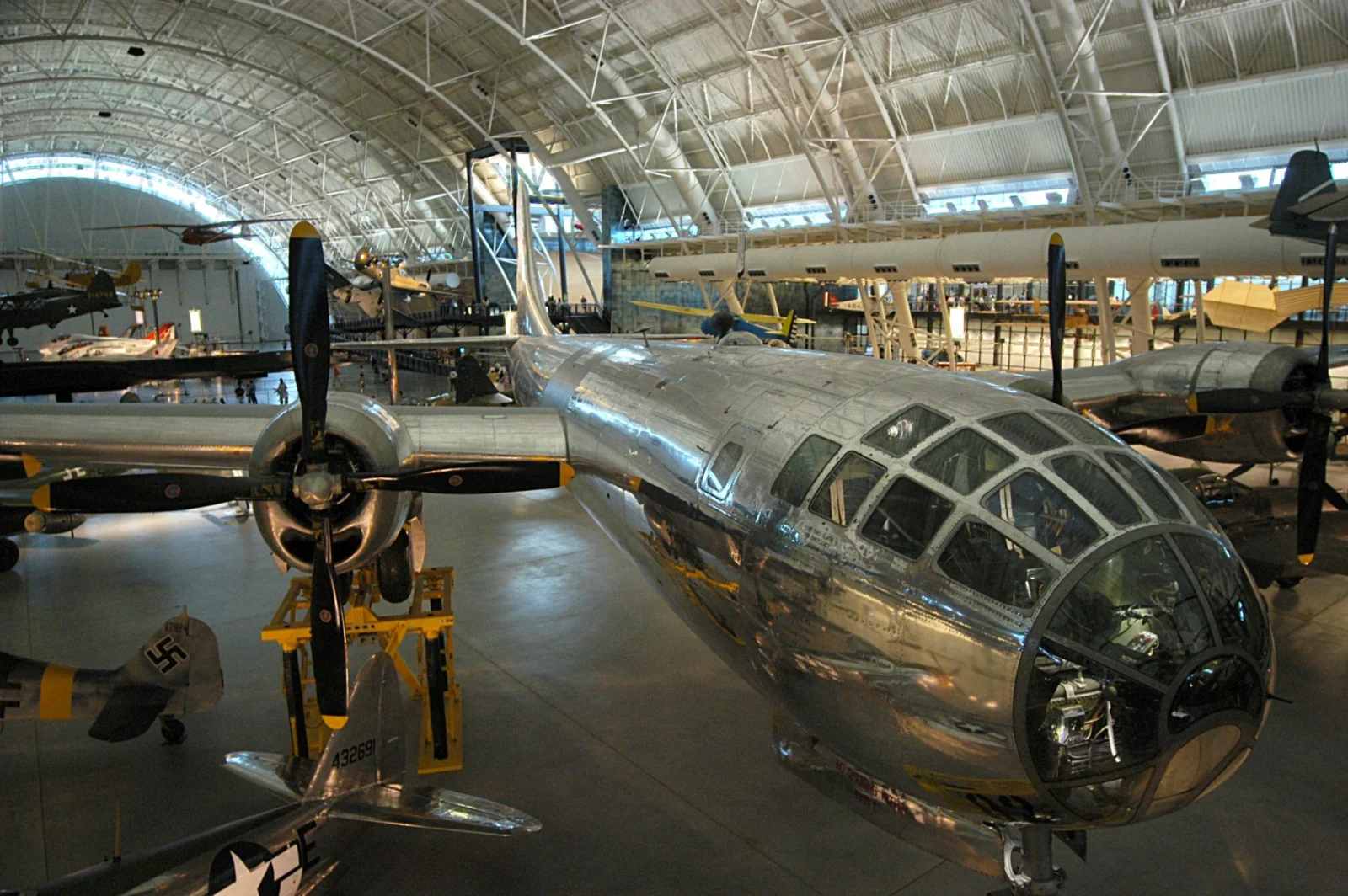 Enola_gay_20040710_170220_1.4