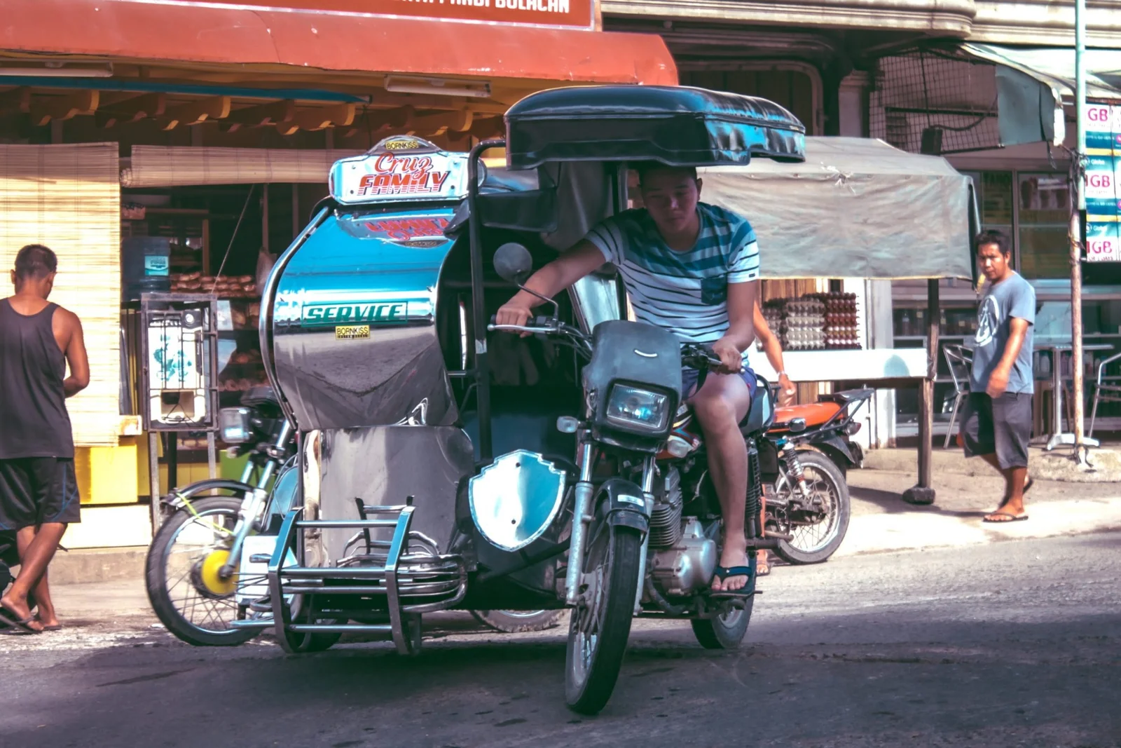 Responses to the Pandemic: A Trade-off Between Freedom and Efficiency?