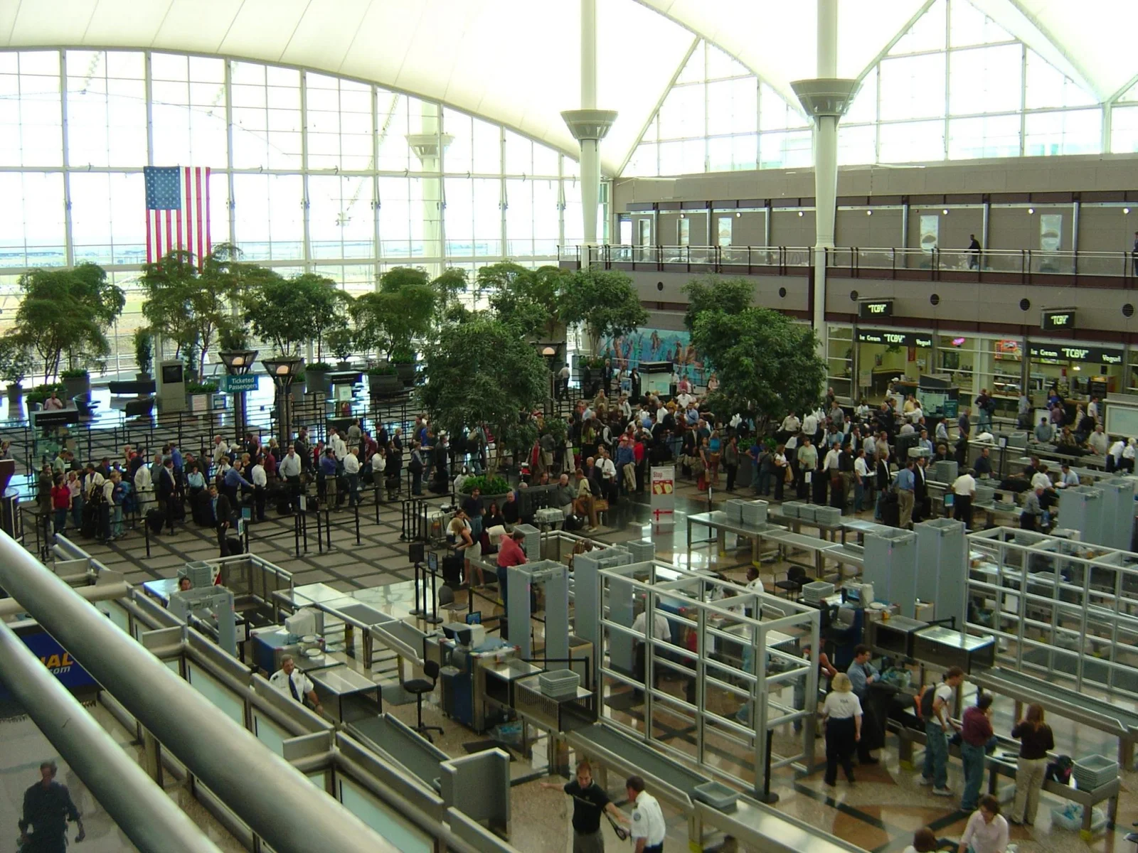 airport_security_lines