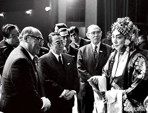 Peking Opera and Jazz: A Shared Modern Breakthrough? Innovation Paths and Future Prospects of China-U.S. Traditional Artistic Treasures