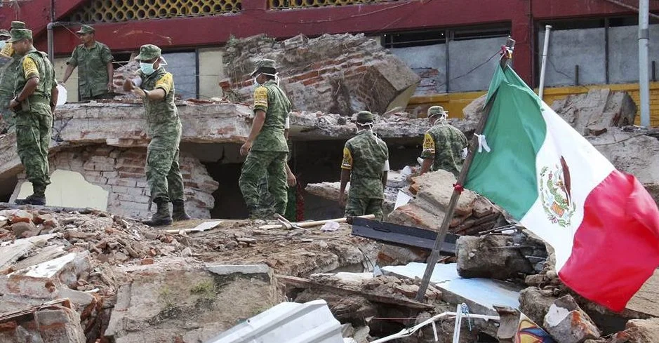170908-mexico-earthquake-damage-ew-1205p_b55c4fd2fa30ee7f7e80c25aae30897c.nbcnews-fp-1240-520