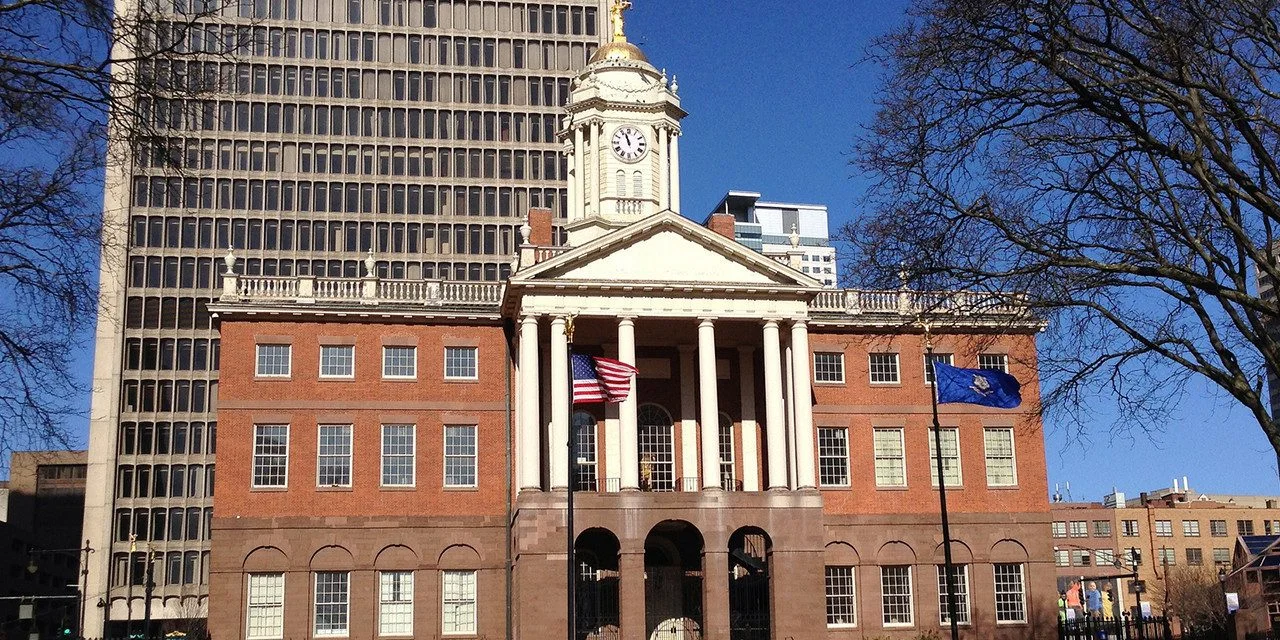 hc-ed-mistreated-old-state-house-1013-20161012