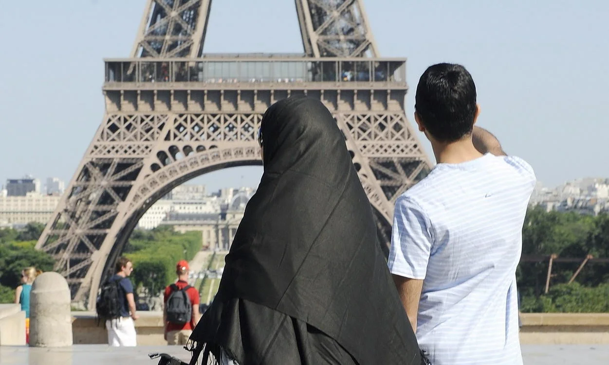 To match feature FRANCE-VEIL